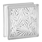 Tijolo Bloco De Vidro Transparente Textura 19x19x8 Tradestar em aplicação de parede de banheiro moderno, proporcionando elegância e iluminação natural. Veja exemplos de designs personalizados com blocos de vidro, ideal para projetos de arquitetura e decoração de interiores.
