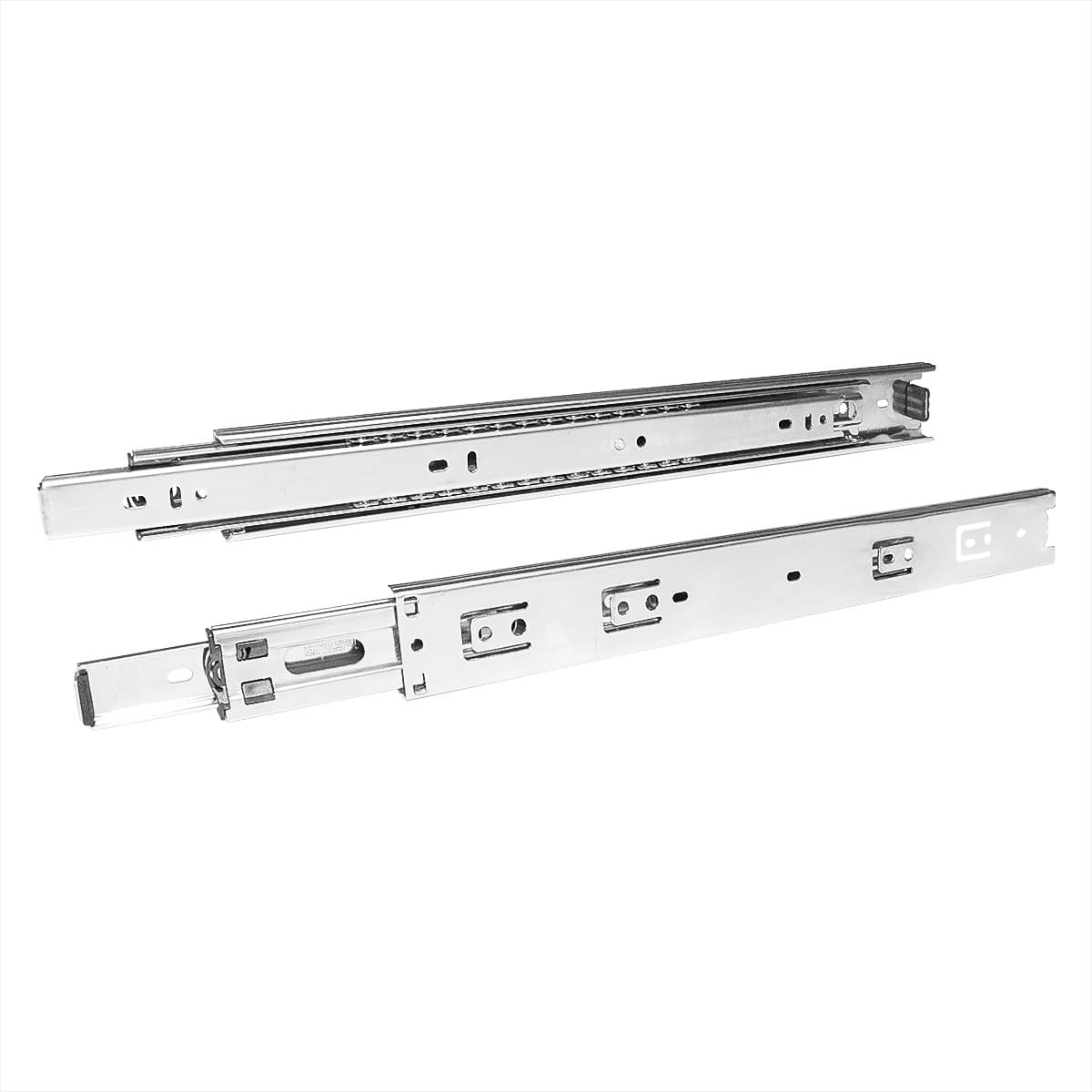 Corrediça reforçada para gaveta 45 cm, trilho telescópico com capacidade para 30kg por par, feita em aço zincado resistente. Ideal para gavetas de móveis, proporcionando abertura suave e suporte para cargas pesadas.