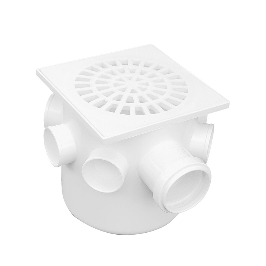 Caixa Sifonada DN150 Akato com 5 entradas e saída DN50 para sistema de esgoto, branca, vista em detalhe, ideal para instalação hidráulica em edificações. Permite fácil conexão de tubos e otimiza o fluxo de água.