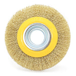 Kit com 5 escovas rotativas circulares latonadas 6X 3/4" para motoesmeril. Ideal para remoção de ferrugem, limpeza e acabamento em diversas superfícies. Escova de aço ondulado, com furo de 1.1/4" e buchas de redução inclusas. Ferramenta de alta qualidade para uso profissional.