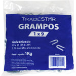 Grampo Tipo U Galvanizado Tradestar para cerca de arame farpado e liso, saco com 1kg. Ideal para fixação de cercas, alambrados e telas. Fabricado em aço galvanizado, oferece alta resistência e durabilidade. Dimensões: 19x11 (JPXLPP), 3,76mm x 25,3mm. Referência 33101.