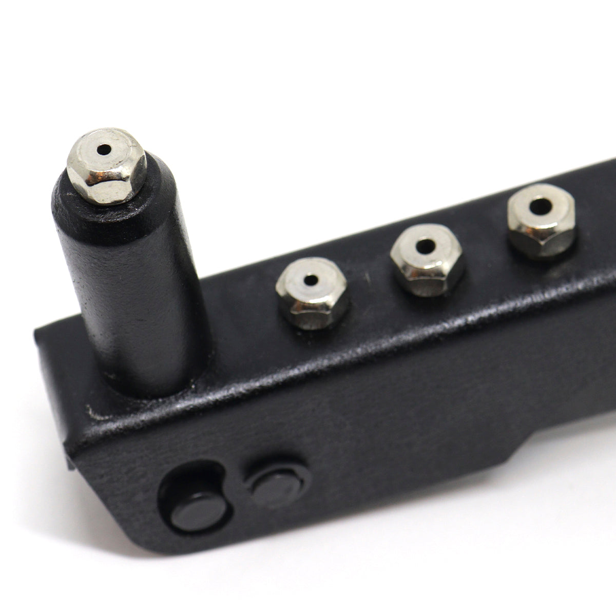 Kit 04 Alicate Rebitadeira Manual Profissional com 4 Bicos, ferramenta preta para fixação de rebites em metal, plástico e couro. Inclui bicos intercambiáveis de diferentes diâmetros para trabalhos de montagem e reparos.