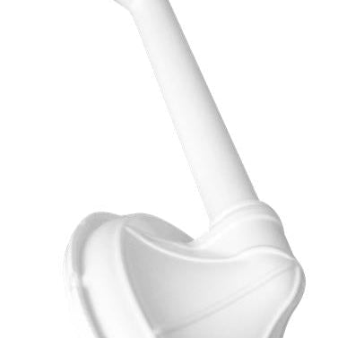 Chuveiro Ducha Plástico 4" com Registro Branco Akato - Vista detalhada do chuveiro branco, mostrando o design e registro integrado para controle de vazão. Ideal para banheiros, oferece fluxo de água confortável e fácil instalação.