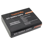 Jogo de Serra Copo Aço Carbono 8 Peças Tradestar para cortes precisos em madeira, MDF e compensado. Kit completo com 5 serras copo de diferentes diâmetros, mandril, broca piloto, chave Allen e maleta para transporte. Ferramenta ideal para profissionais e entusiastas.