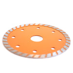 Disco de Corte Diamantado Turbo 110x20 mm Tradestar para corte de granito, mármore, telhas e basalto. Ferramenta de alta performance, ideal para cortes a seco e refrigerados. Design turbo para maior eficiência e durabilidade.