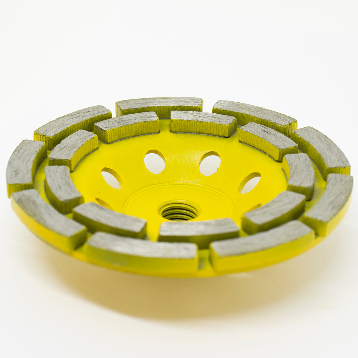 Rebolo diamantado segmentado 115mm M14 Tradestar para desbaste de concreto, granito e mármore. Ferramenta para serra mármore, ideal para construção civil e reformas. Possui alta durabilidade e ótimo desempenho.