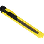 Estilete Slim Plástico Trava Segurança Lâmina 9MM Tradestar - Estilete amarelo com lâmina retrátil de 9mm, ideal para cortes precisos em diversos materiais. Possui trava de segurança e design ergonômico para maior conforto e controle. Ferramenta Tradestar para artesanato, escritório e projetos DIY. Vendido pela JJC Ferramentas.