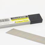 Jogo de Lâminas para Estilete 18mm Tradestar com 10 peças em aço carbono, ideal para cortes precisos em diversos materiais como papelão, drywall, plástico e couro. Lâminas de alta durabilidade e compatíveis com estiletes de 18mm.