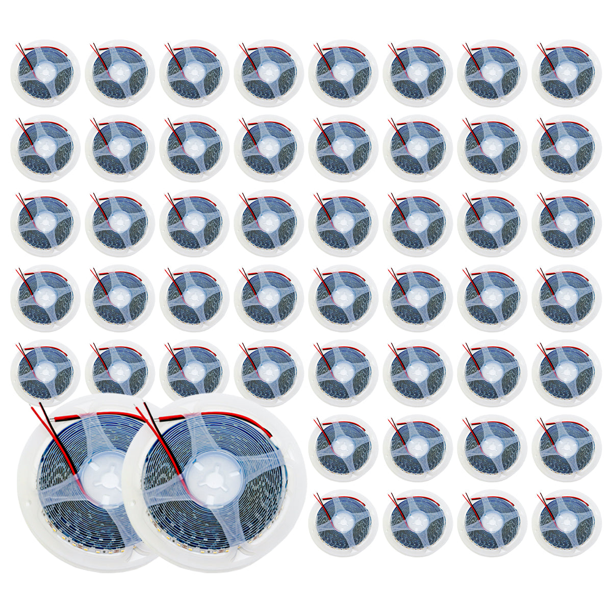 Kit com 50 rolos de fita LED 2835 de 5 metros, 120 LEDs/m, 12V, IP20, 10W/m, branco neutro. Ideal para iluminação ambiente, decoração e projetos de iluminação personalizados. Fitas LED em rolos, com fios para conexão.