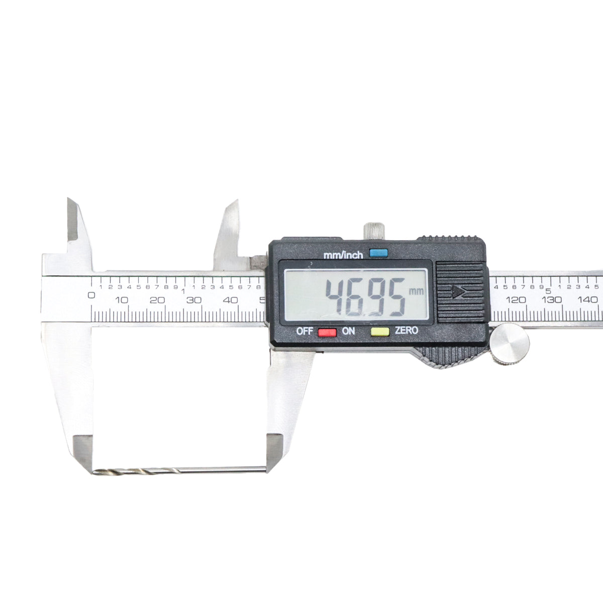 Broca em HSS Aço Rápido DIN 338 5/64 Tradestar sendo medida com paquímetro digital mostrando 46.95mm, ideal para perfuração em metais. Pacote com 10 unidades.