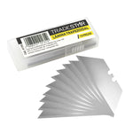 Kit de 26 estiletes trapezoidais de 18mm com lâminas de reposição. O kit inclui 26 estiletes e 50 lâminas trapezoidais de alta qualidade, ideais para cortes precisos em diversos materiais como papel, papelão, tecidos e plásticos. Os estiletes possuem cabo emborrachado para maior conforto e segurança, além de trava para a lâmina.