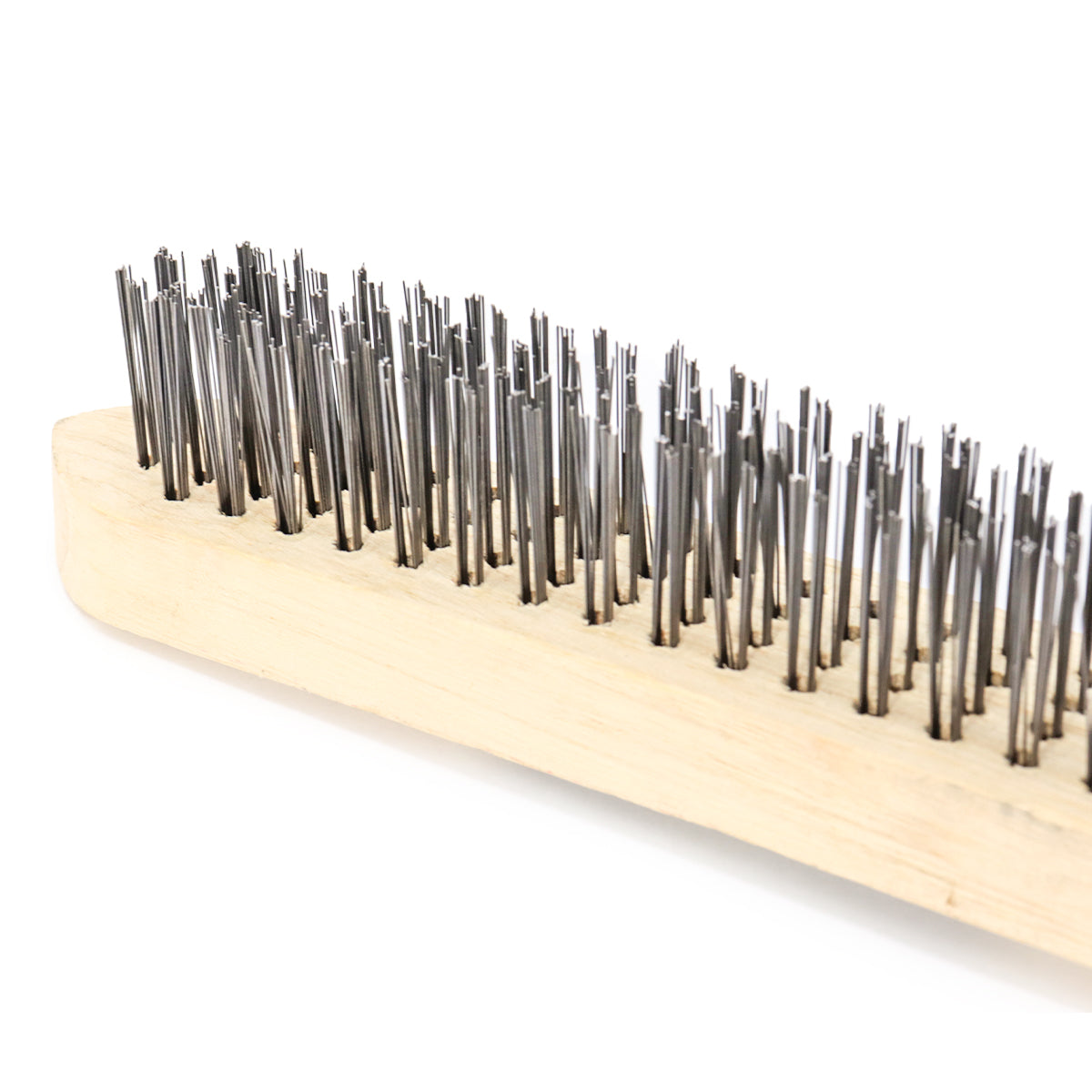 Escova de Aço Carbono Manual Cabo Madeira 4 Filas Tradestar - Ideal para limpeza pesada, remoção de ferrugem e sujeira em diversas superfícies. Possui cerdas de aço resistentes e cabo de madeira ergonômico para maior conforto e eficiência.
