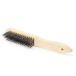 Escova de Aço Carbono Manual Cabo Madeira 6 Filas Tradestar - Ferramenta para limpeza e remoção de sujeira em diversas superfícies. Ideal para limpeza de ferrugem, restauração de materiais e uso doméstico. Cabo ergonômico de madeira para conforto e precisão.