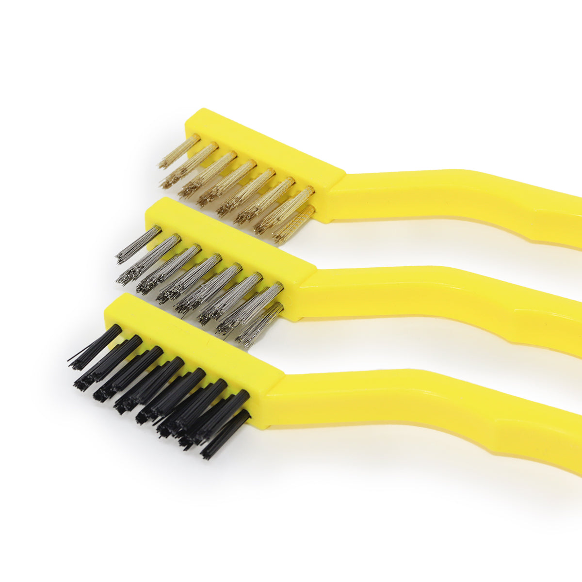 Kit 3 escovas de limpeza manuais com cerdas de aço, nylon e latão, cabo ergonômico amarelo. Ideal para limpeza de diversas superfícies e remoção de sujeiras difíceis.