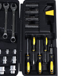 Caixa de Ferramentas 110 Pçs Cromo Vanádio Tradestar aberta, mostrando diversas ferramentas como chaves combinadas, soquetes, chaves allen, bits e chaves de fenda, organizadas em maleta preta com detalhes em amarelo. Ideal para mecânicos, manutenção e uso doméstico.