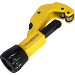 Cortador de cano de cobre e alumínio Tradestar 3 a 32mm com escareador, ferramenta manual amarela e preta para corte preciso em tubos de metal, ideal para instalações hidráulicas e elétricas.