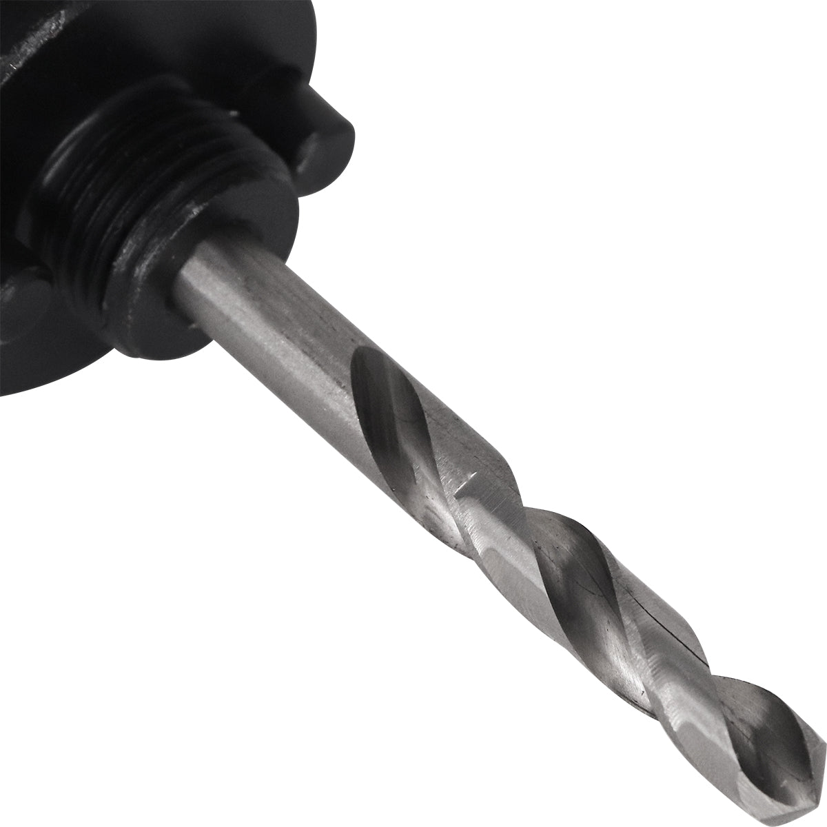 Suporte Adaptador Serra Copo Tradestar com Broca Piloto 7/16 - Detalhe da broca piloto em aço de alta resistência, ideal para cortes precisos em madeira, metal e plástico. Acessório para furadeiras e serras copo, perfeito para marcenaria e construção civil.