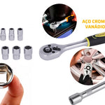 Chave catraca reversível encaixe 1/2" com jogo de soquetes de 10 a 22 mm Pro Tradestar, ideal para mecânicos e profissionais. Fabricada em aço cromo vanádio (CRV), oferece durabilidade e precisão. Inclui soquetes de diversos tamanhos, chave catraca com cabo ergonômico e extensão.
