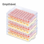 Porta Frios Empilhável 1,6L transparente com frios (presunto e queijo) organizados. Ideal para geladeira, otimizando espaço e mantendo alimentos frescos. Medidas: 24x14,5x7cm.
