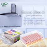 Porta Frios Empilhável 1,6L transparente Alves com frios (presunto e queijo) dentro, ideal para organizar e manter alimentos frescos na geladeira. Design empilhável, otimizando espaço e com tampa para vedação.