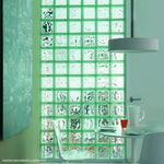 Kit 10 Tijolos Bloco de Vidro Wave Colorido Verde 19x19x8 em parede divisória, ideal para decoração de ambientes internos e externos, proporcionando claridade e um toque moderno. Veja exemplos de aplicação em divisórias, paredes e detalhes decorativos.