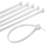Abraçadeira de nylon branca Tradestar 3,6x300mm, pacote com 500 unidades, ideal para organizar e fixar cabos e fios em projetos de eletrônica, construção e jardinagem.